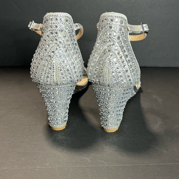 New Betsey Johnson Silver Rhinestone Debie Wedge Heel Shoes Size 8.5 - Picture 5 of 12